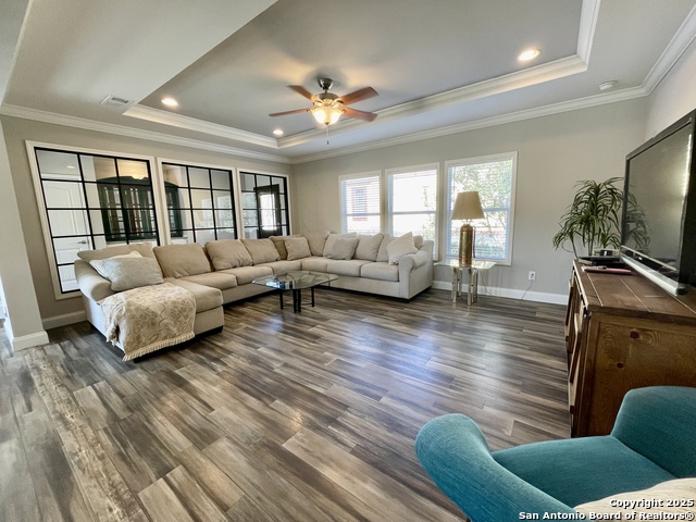 203 Ranch Dr Property Photo 4