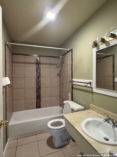 4839 Castle Strm Property Photo 11