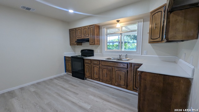 518 Craigmont Property Photo 5