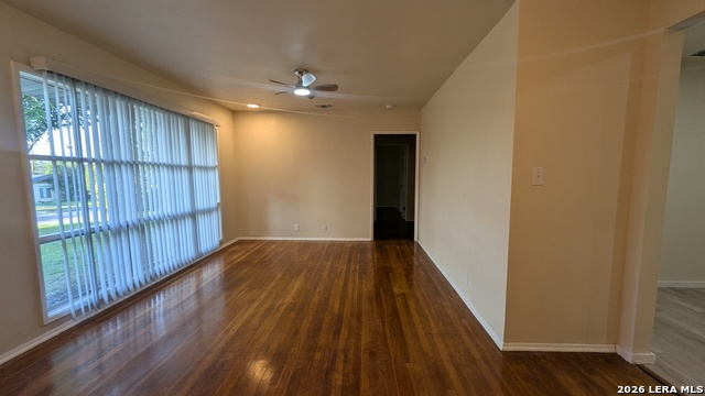 518 Craigmont Property Photo 8