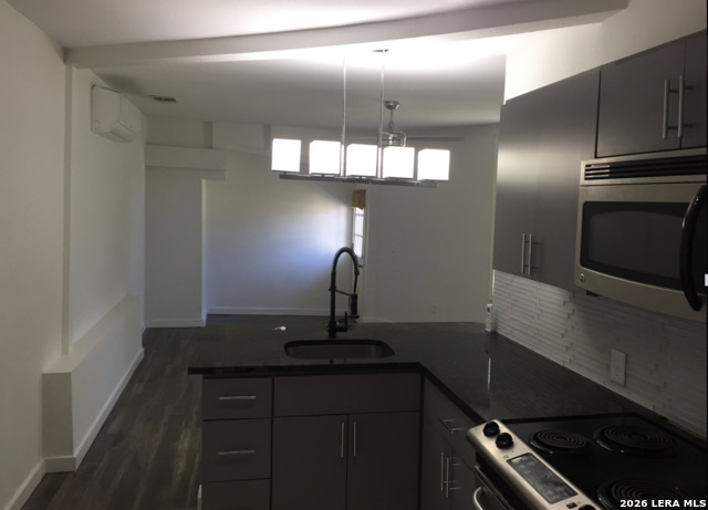 100 Dinn Dr Property Photo 1
