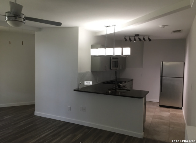 100 Dinn Dr Property Photo 2
