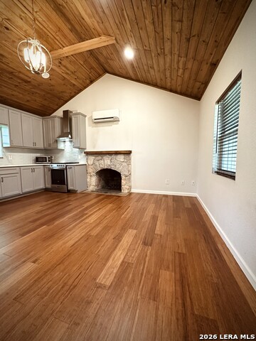 17803 Hilltop Dr Property Photo 5