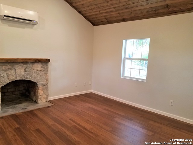 17803 Hilltop Dr Property Photo 6
