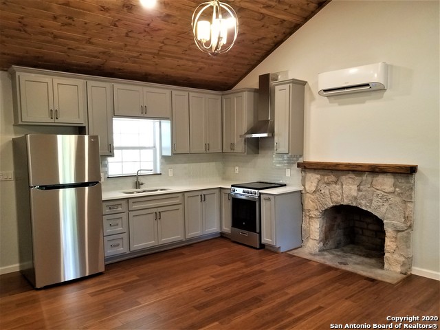 17803 Hilltop Dr Property Photo 8