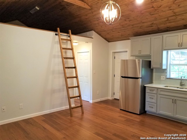 17803 Hilltop Dr Property Photo 13