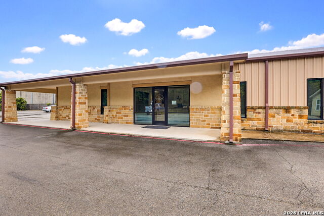 11550 N NORTH LOOP RD Property Photo 1
