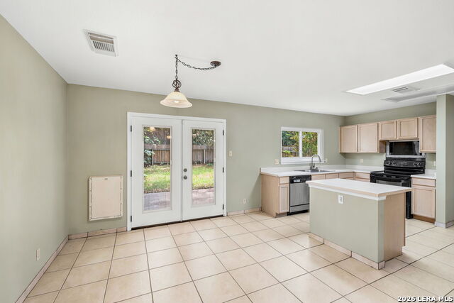 9406 Silverfeather Property Photo 9