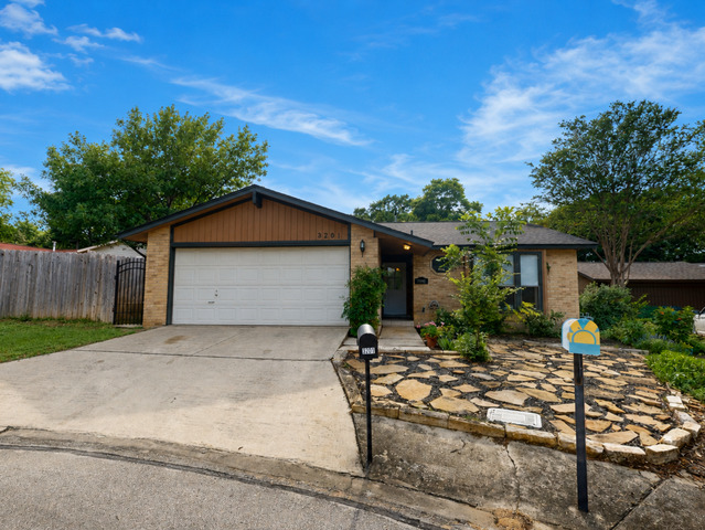 3201 Thrush Bend St Property Photo 1