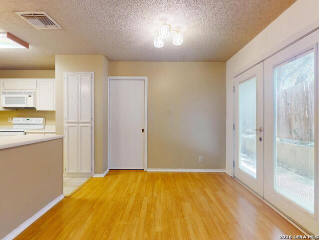 3201 Thrush Bend St Property Photo 18