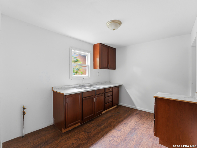 720 Chickering Ave Property Photo 20