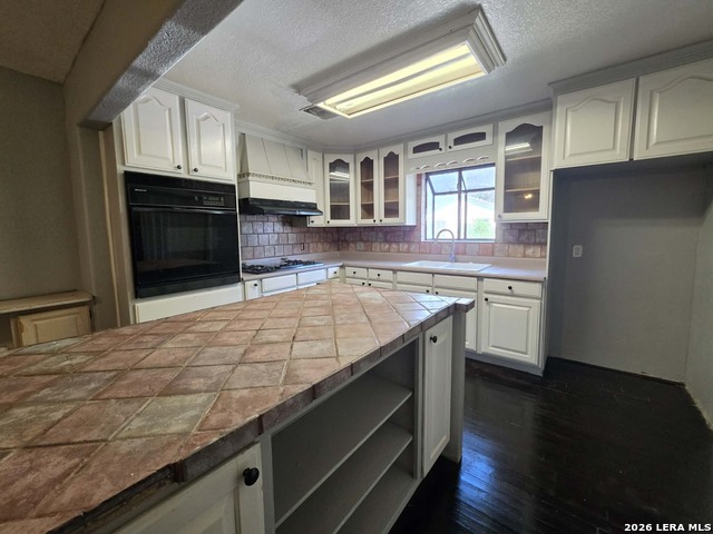 402 Chipinque Property Photo 13