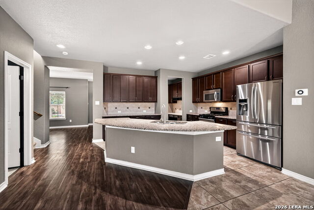 1514 Eagle Gln Property Photo 9