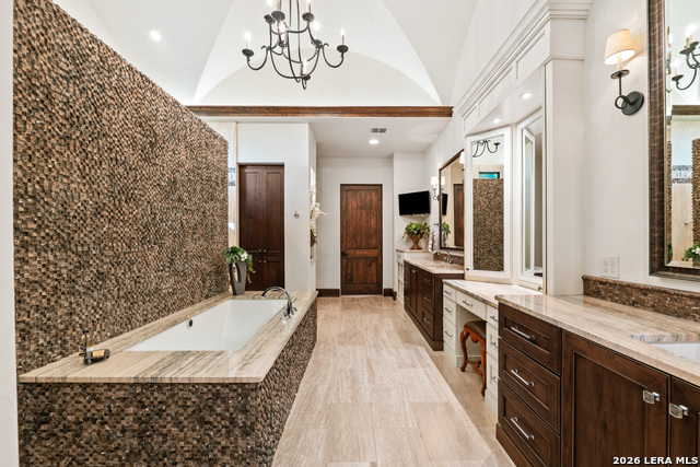 48 Oakland Hls Property Photo 44