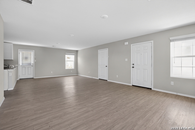 7251 Lincoln Trce Property Photo 4