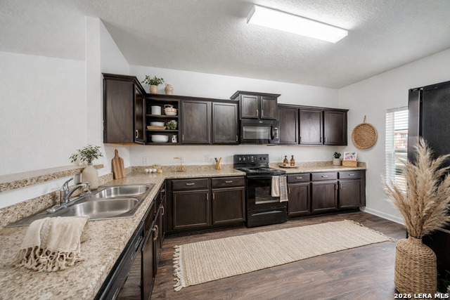 6002 Southern Vis Property Photo 5