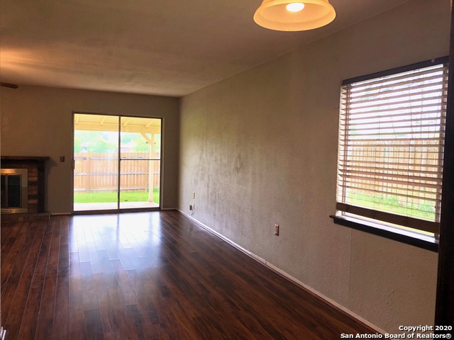 11205 Champion Oak Property Photo 5