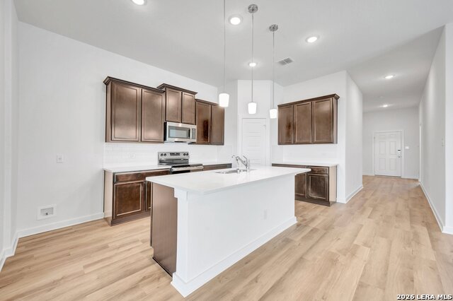 118 Stabler Square Property Photo 3