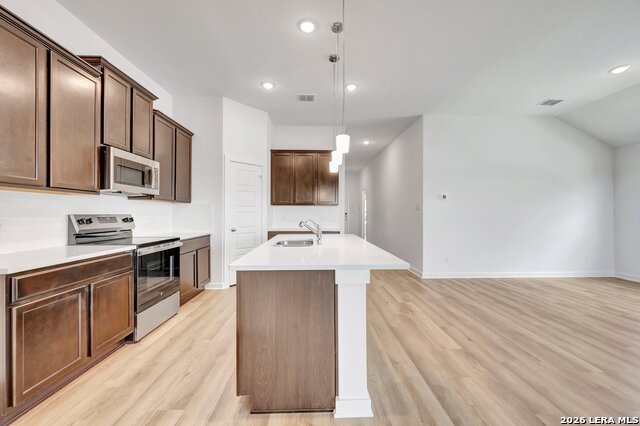 118 Stabler Square Property Photo 6