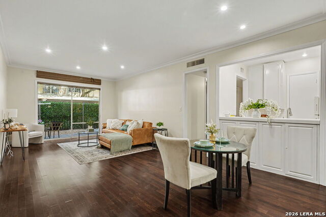 7711 Broadway Property Photo 3