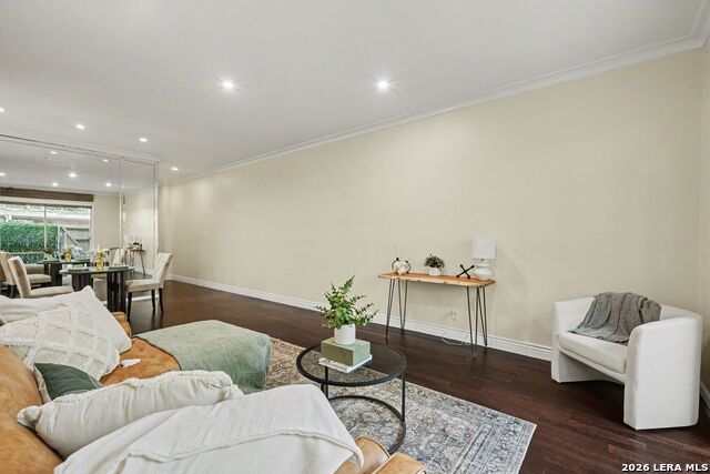 7711 Broadway Property Photo 6