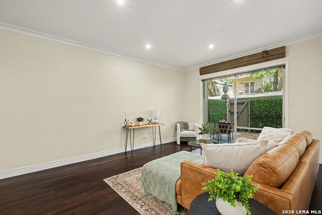 7711 Broadway Property Photo 7