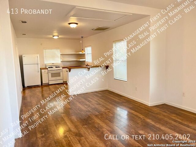 413 Probandt Property Photo 2
