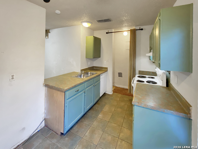 1315 Coldwater Property Photo 6