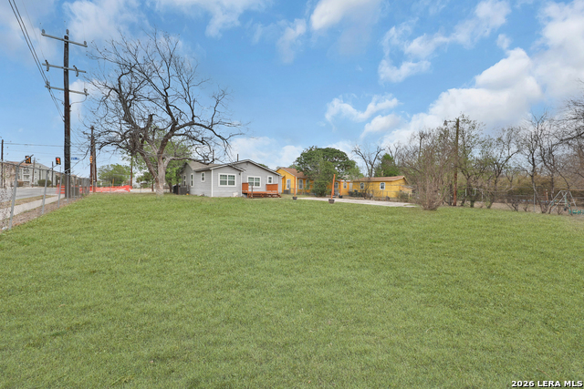 2006 Hays St Property Photo 24