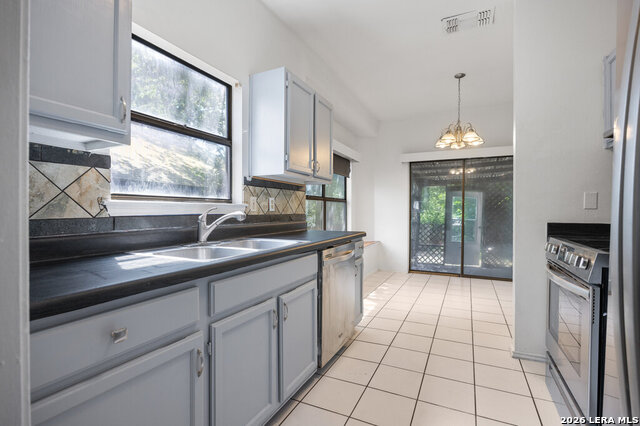 13171 Feather Ridge Dr Property Photo 7