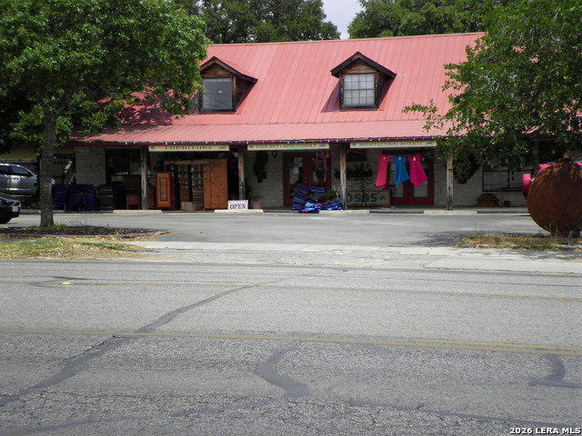 1109 S Main Property Photo 1