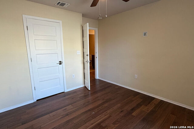 220 Hansford St Property Photo 7