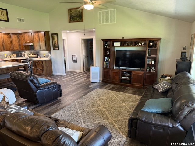 1812 Unit B Cr 240 Property Photo 4