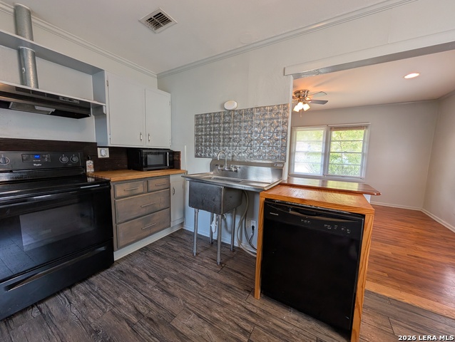 890 Josephine St Property Photo 3