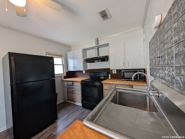 890 Josephine St Property Photo 5