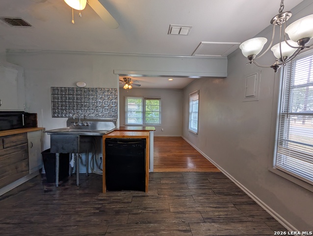 890 Josephine St Property Photo 10