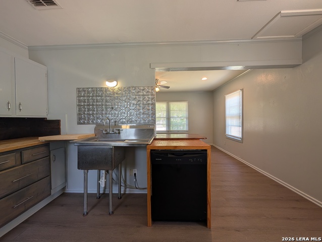 890 Josephine St Property Photo 12
