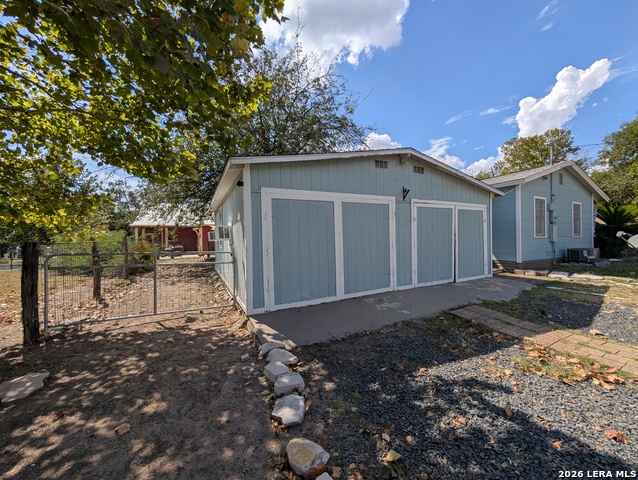 890 Josephine St Property Photo 32