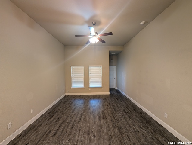 1211 Old Fm 306 Property Photo 4