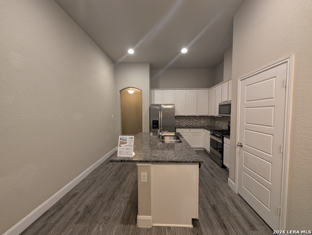 1211 Old Fm 306 Property Photo 5