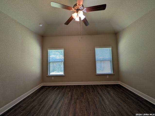 1211 Old Fm 306 Property Photo 10
