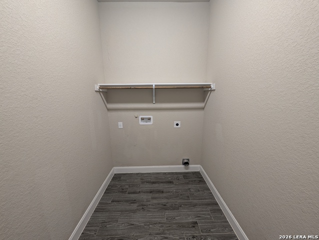 1211 Old Fm 306 Property Photo 18