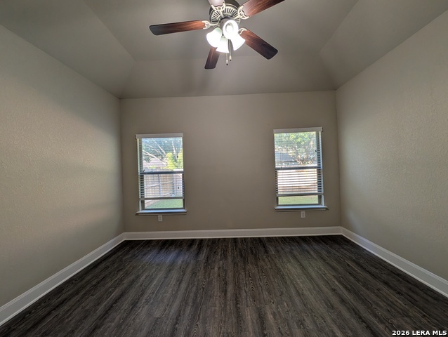 1209 Old Fm 306 Property Photo 8