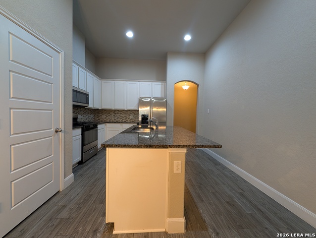 1209 Old Fm 306 Property Photo 8