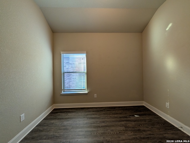 1209 Old Fm 306 Property Photo 16