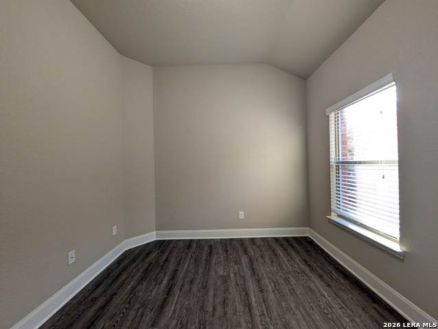 1209 Old Fm 306 Property Photo 19