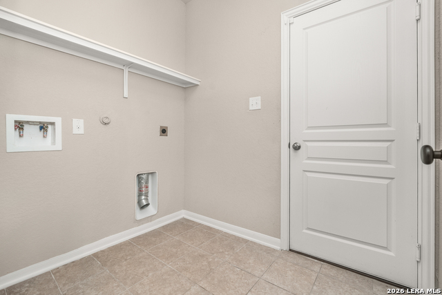7911 Deepwell Dr Property Photo 7