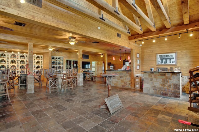 10207 E Us Highway 290 Property Photo 6