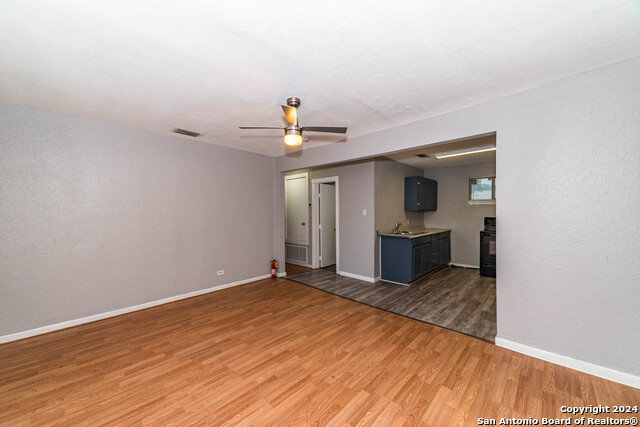 508 Bee St Property Photo 4