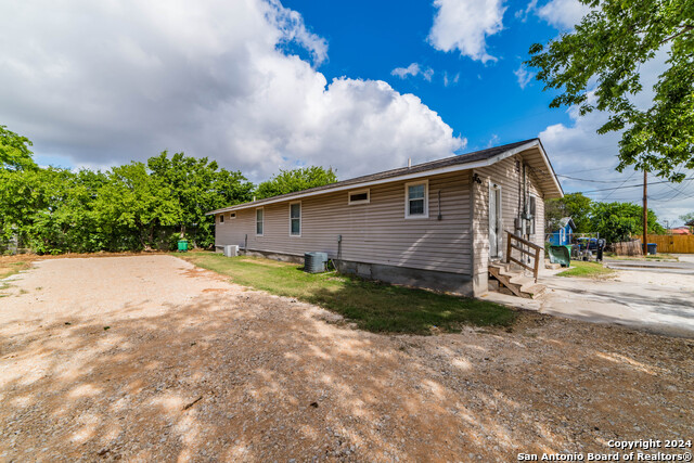 508 Bee St Property Photo 24